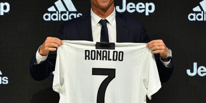 أول ظهور لرونالدو بقميص النادي الإيطالي.. شاهد الفيديو