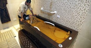 منتجع يقدم لزبائنه حمام من النفط!