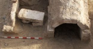 اكتشاف مقبرة نادرة جدرانها مزينة بقصائد شعرية فى الصين
