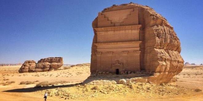 "حافة العالم" الأكثر شهرة بين المواقع السياحية في المملكة السعودية