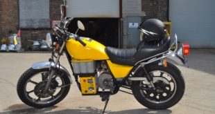 Electric motorcycle made of plastic