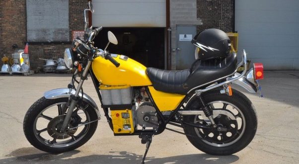 Electric motorcycle made of plastic