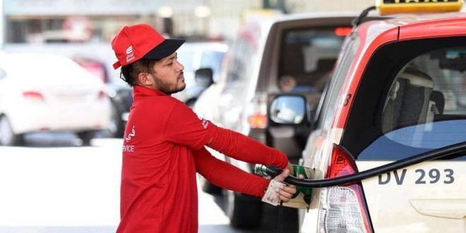 العلم يحدد: عند أي كمية وقود يجب إعادة تعبئة خزان السيارة؟