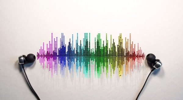 ما علاقة الموسيقى الصاخبة بالخرف؟.. دراسة تجيب