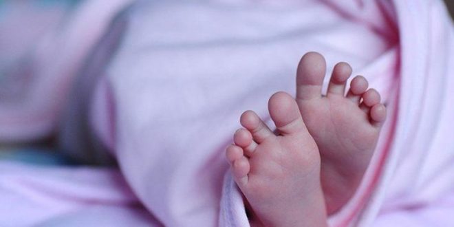 حاول دفن حفيدته الرضيعة حيّة والسبب صادم