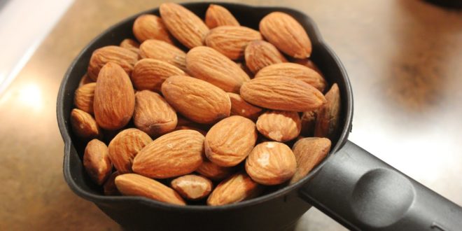 فوائد اللوز على صحة الجسم والبشرة