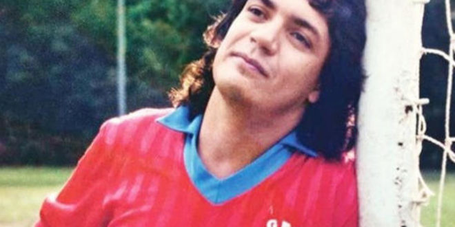 كارلوس كايزر.. اللاعب الذي لم يلمس الكرة يوما