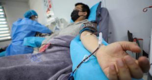 كيف يمكن لعملية زرع بلازما الدم أن تساعد مرضى كورونا على التعافى؟