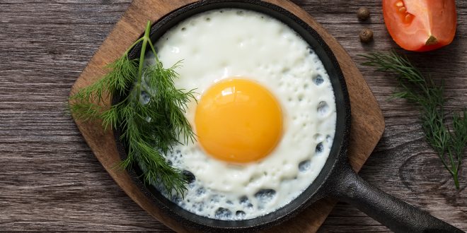 ماذا يحدث فى جسمك إذا تناولت البيض يوميا؟