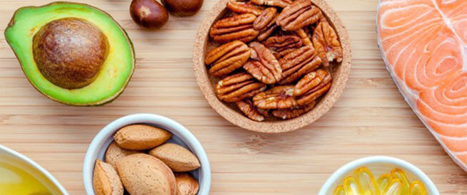 أطعمة يجب تناولها للتخلص من حبوب البشرة