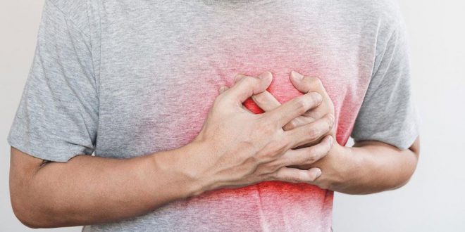 أعراض جلطة القلب ألم في الصدر والمعدة