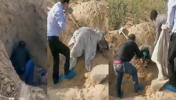رجل يدفن والدته في قبر مهجور وهي على قيد الحياة