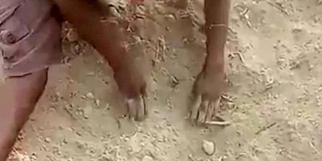 رضيع هندي دفن حيا.. ثم نجا بأعجوبة من الموت