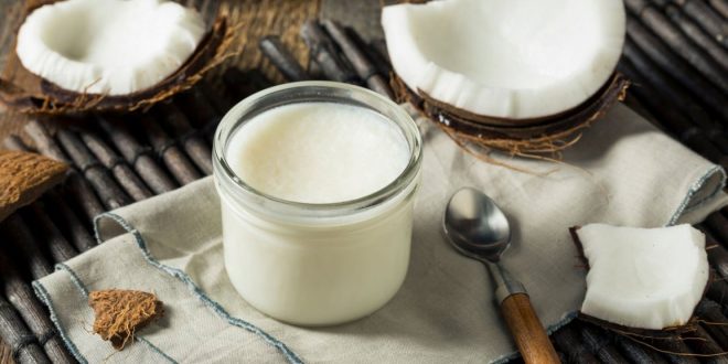 فوائد زيت جوز الهند على الشعر والبشرة
