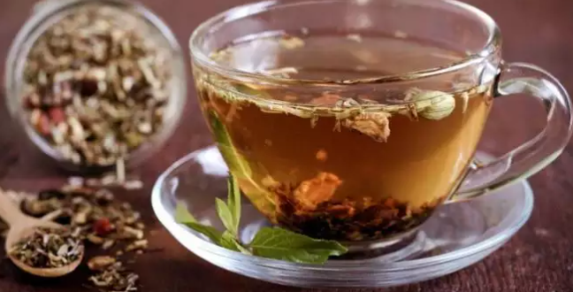 5 أنواع من الشاي يومياً لإبطاء الشيخوخة