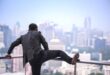 اشتبه في إصابته بكورونا فقفز من الطابق الثالث