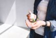 FDA تكرر تحذيرها من المعقمات المحتوية على الميثانول