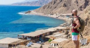 جنة اختارها السياح وطنا.. دهب مقصد عشاق الطبيعة ولون رمالها المميز سر الاسم