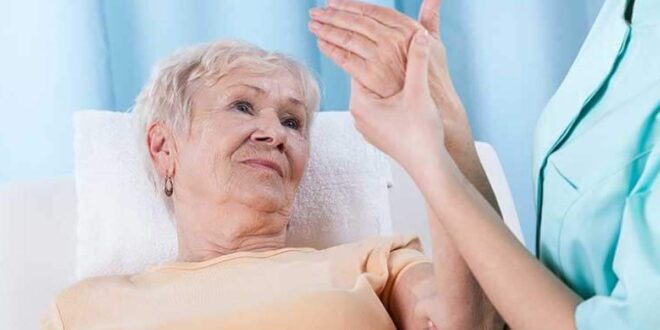 كل ما تريد معرفته عن أسباب هشاشة العظام وطرق الوقاية