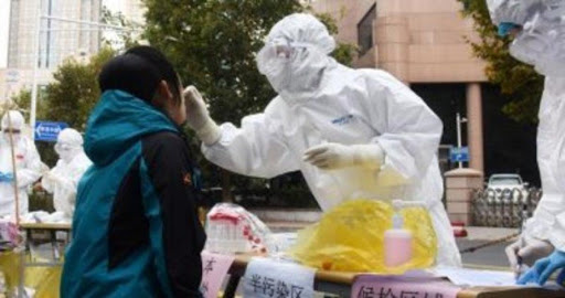 هل يمكن التعايش مع فيروس كورونا حتى نحصل على لقاح؟