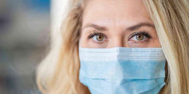 4 أعراض خفيفة لكورونا فى الموجة الجديدة أبرزها التهابات العين وآلام المعدة