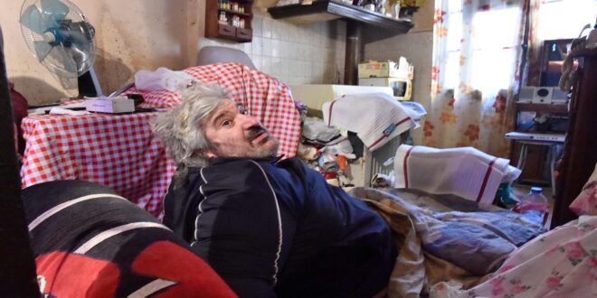 فرنسى مصاب بـ'سمنة مفرطة' يرفع دعوى لإجلائه من منزله