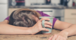 5 أشياء يجب تجنبها قبل النوم منها التدخين والكافيين