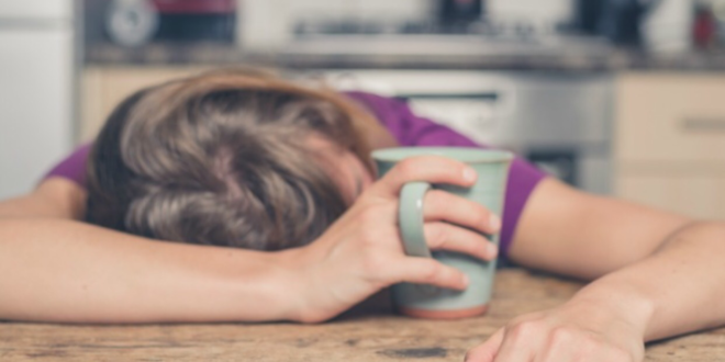 5 أشياء يجب تجنبها قبل النوم منها التدخين والكافيين