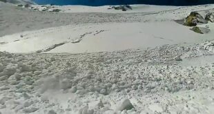 متزلج يروى كيفية نجاته من انهيار جليدى فى أمريكا