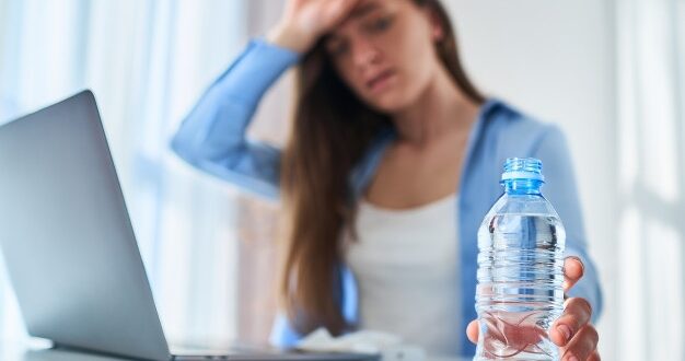 5 نصائح لضمان شرب كمية كافية من الماء خلال فصل الشتاء