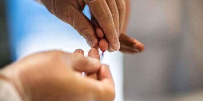 دراسة: فصيلة دم معينة تعرض أصحابها لخطر كورونا