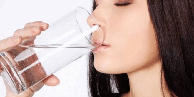 كيف يساعد شرب المياه فى السيطرة على ارتفاع ضغط الدم؟