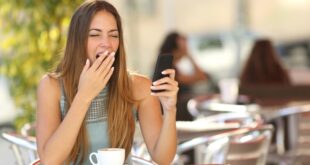 لماذا تصيب القهوة بعض الأشخاص بالنعاس والتعب؟