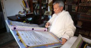 بعد كتابة 1000 مصحف.. خطاط ليبى يسعى وراء حلمه لرسم القرآن بالخط العربى