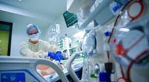 تطوير جهاز استشعار للعرق ينذر مبكرًا بمضاعفات كورونا الشديدة