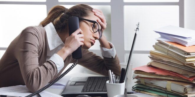 تناول الوجبات السريعة ليلا يؤثر على مستويات الطاقة ويزيد التوتر