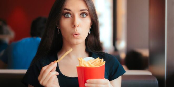 أضرار المقليات.. هذا ما تفعله بصحتك عند تناولها على الإفطار