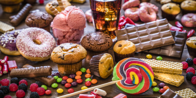 احذر.. السكر المُستخدم في الكاتشب والكولا والبسكويت قد يسبب السرطان
