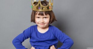 التدليل والاهتمام الزائد يؤذى الأطفال ويضعف شخصياتهم