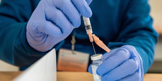 لماذا يحتاج المتعافون من كورونا إلى تأجيل التطعيم لمدة 3 أشهر؟