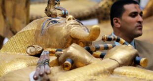 العثور على حطام سفينة مصرية قديمة غرقت قبل 2200 عام.. علماء: سقطت عليها حجارة معبد آمون
