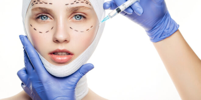 تعديل شكل الأذن لتشبه الجنّيات وتغيير لون العينين.. 6 عمليات تجميل “مجنونة” لم تسمع بها