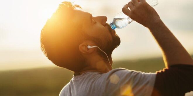 صغار وكبار السن أكثر ضحاياها.. 3 نصائح للوقاية من ضربة الشمس