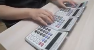 طالب صيني يحول الآلات الحاسبة إلى بيانو يعزف موسيقى مبتكرة ومميزة