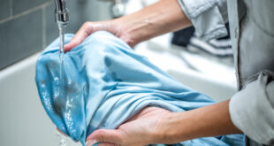 للتخلص من البقع المختلفة في المنزل عليك اقتناء المنتجات المناسبة