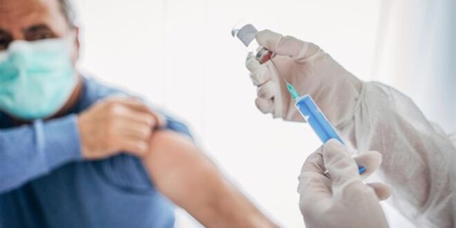 هل تختلف أعراض دلتا لدى الحاصلين على لقاح كورونا مقارنة بغير الملقحين؟