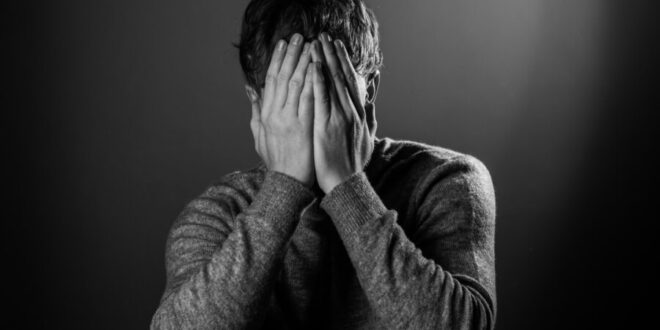 أعراض الاكتئاب بالتفصيل عند جميع الفئات العمرية