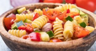 سلطة الباستا بالطماطم
