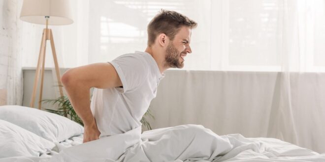 علامات تدل على أن السرير وراء آلام الظهر
