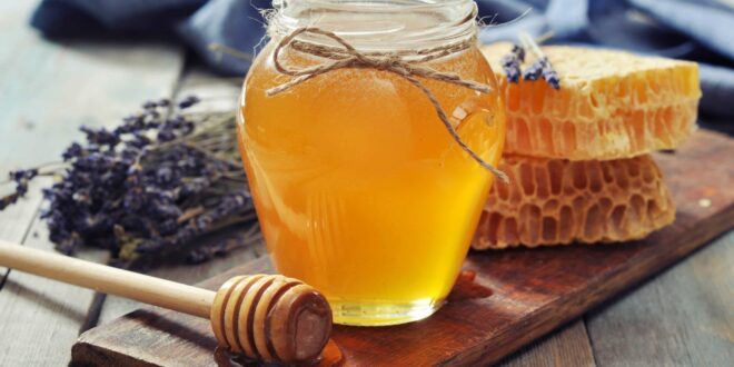 5 طرق مدهشة لاستخدام العسل.. علاج لحروق الجلد ومهدئ للسعال